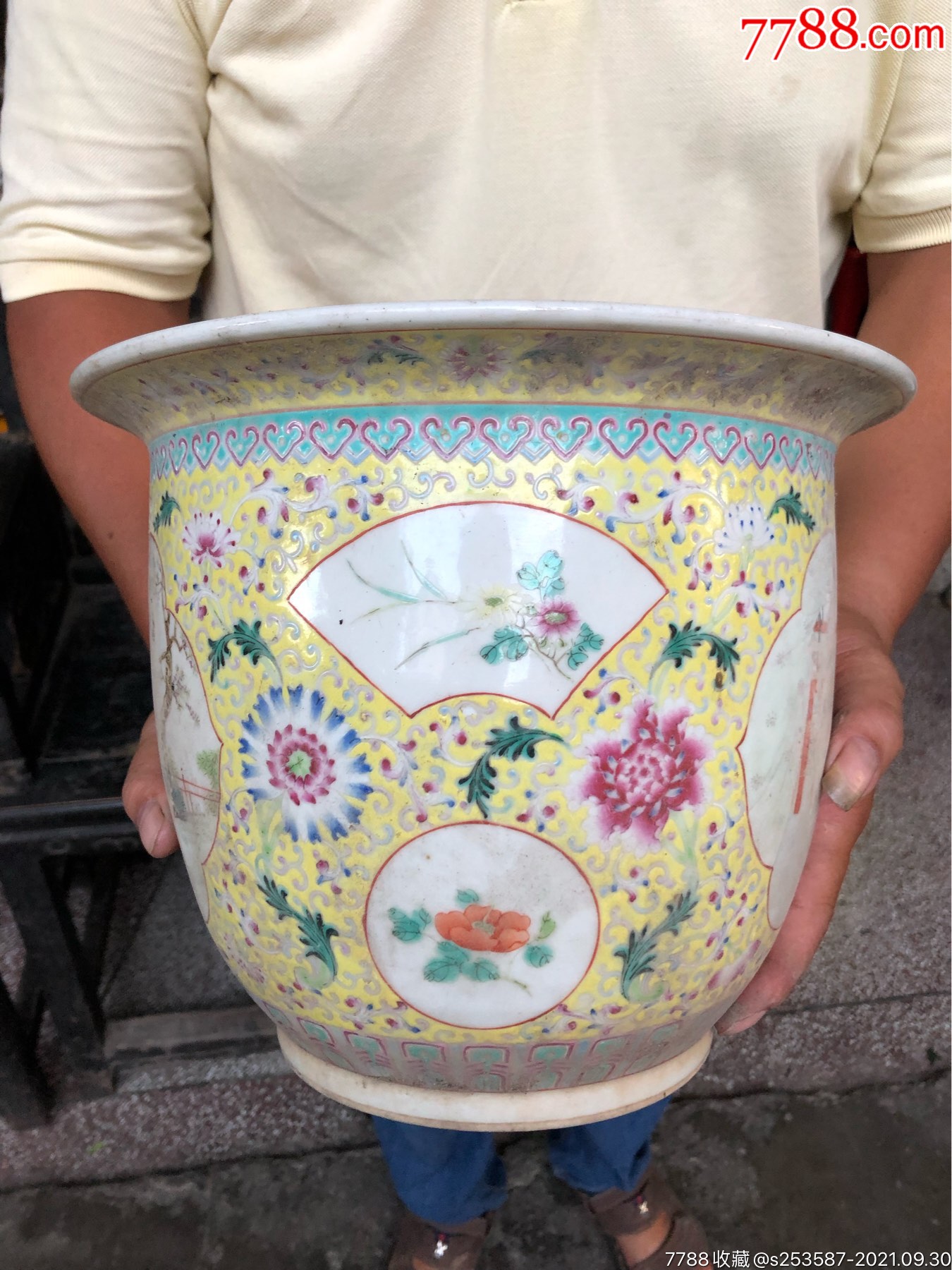 清代花盆完整瓷质好花纹清晰流畅大气美观细节处理完美包老保真