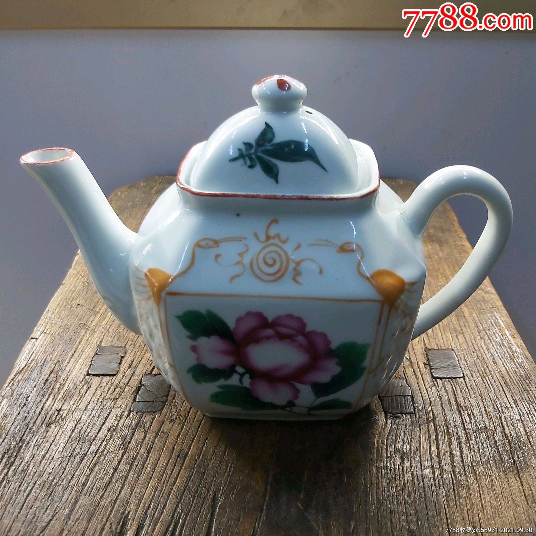 建国初生产合作社出品:花卉纹茶壶