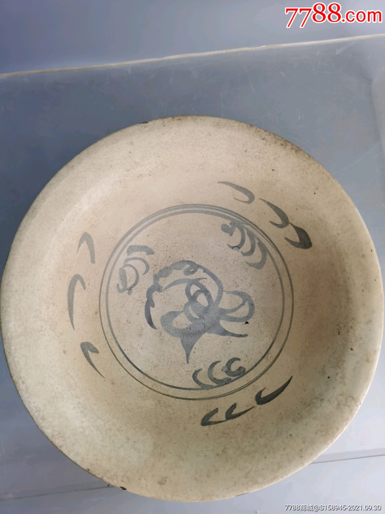 元代磁州窑白底褐彩深腹躺口碗