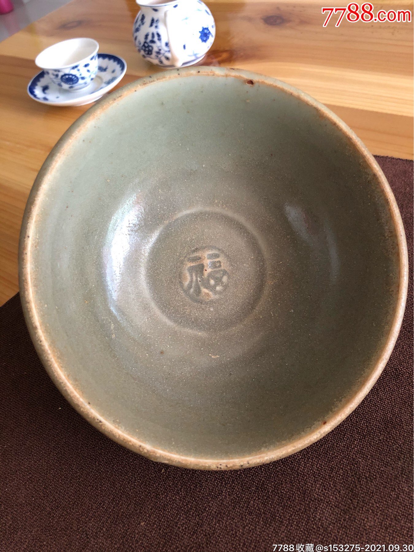 宋,高古福字青瓷碗,馆藏级,工艺精湛,釉质圆润肥厚,轻微有窑巴,少有