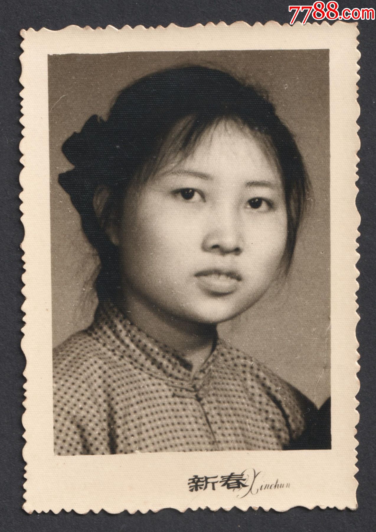 文革时期一位漂亮的甜城四川内江姑娘的老照片8张