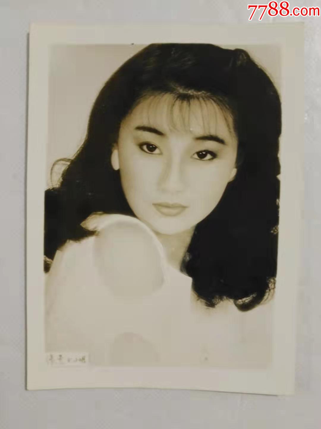 张曼玉小姐黑白明星照片