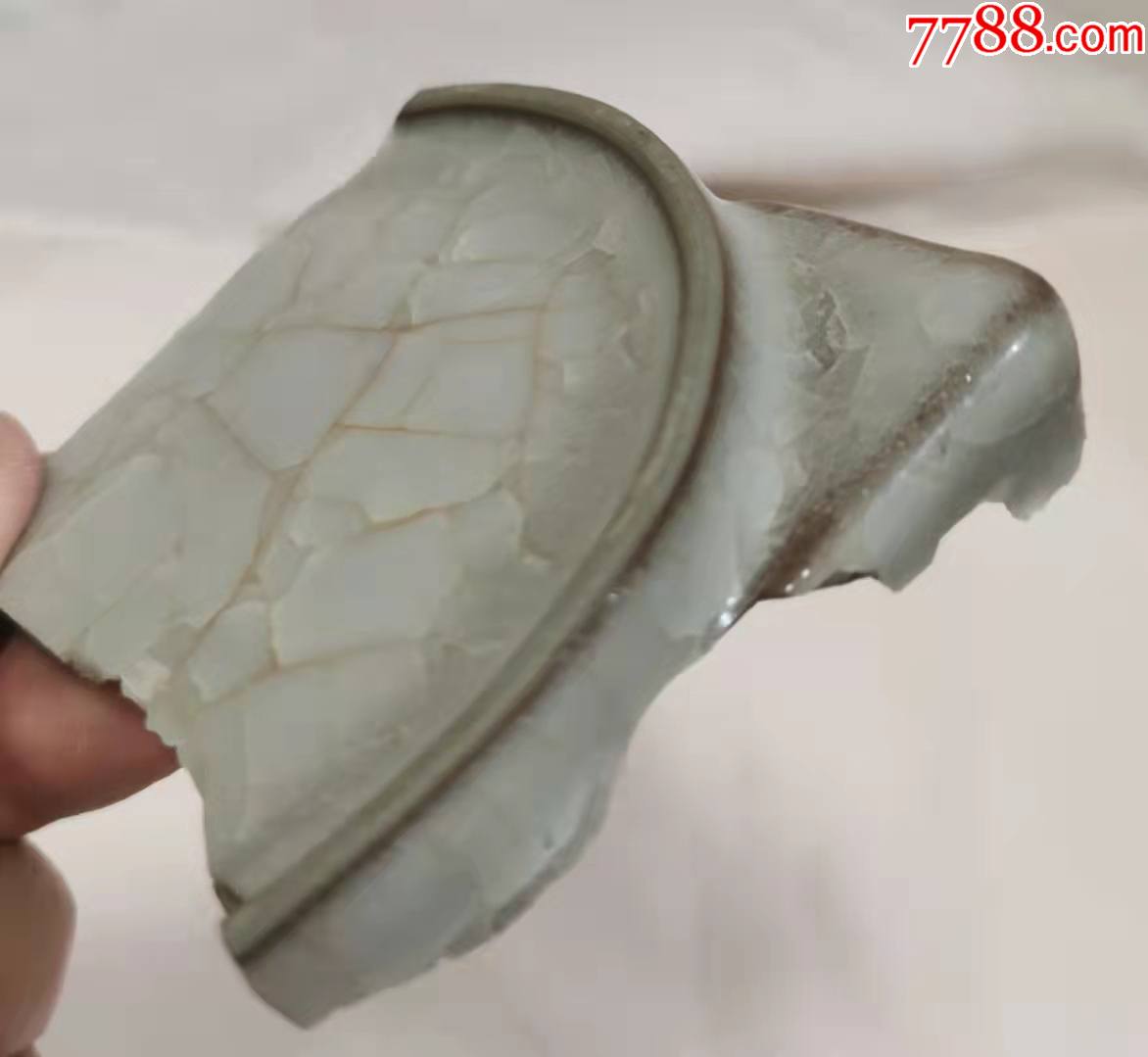 南宋官窑月白釉琮式瓶底部瓷片(h)