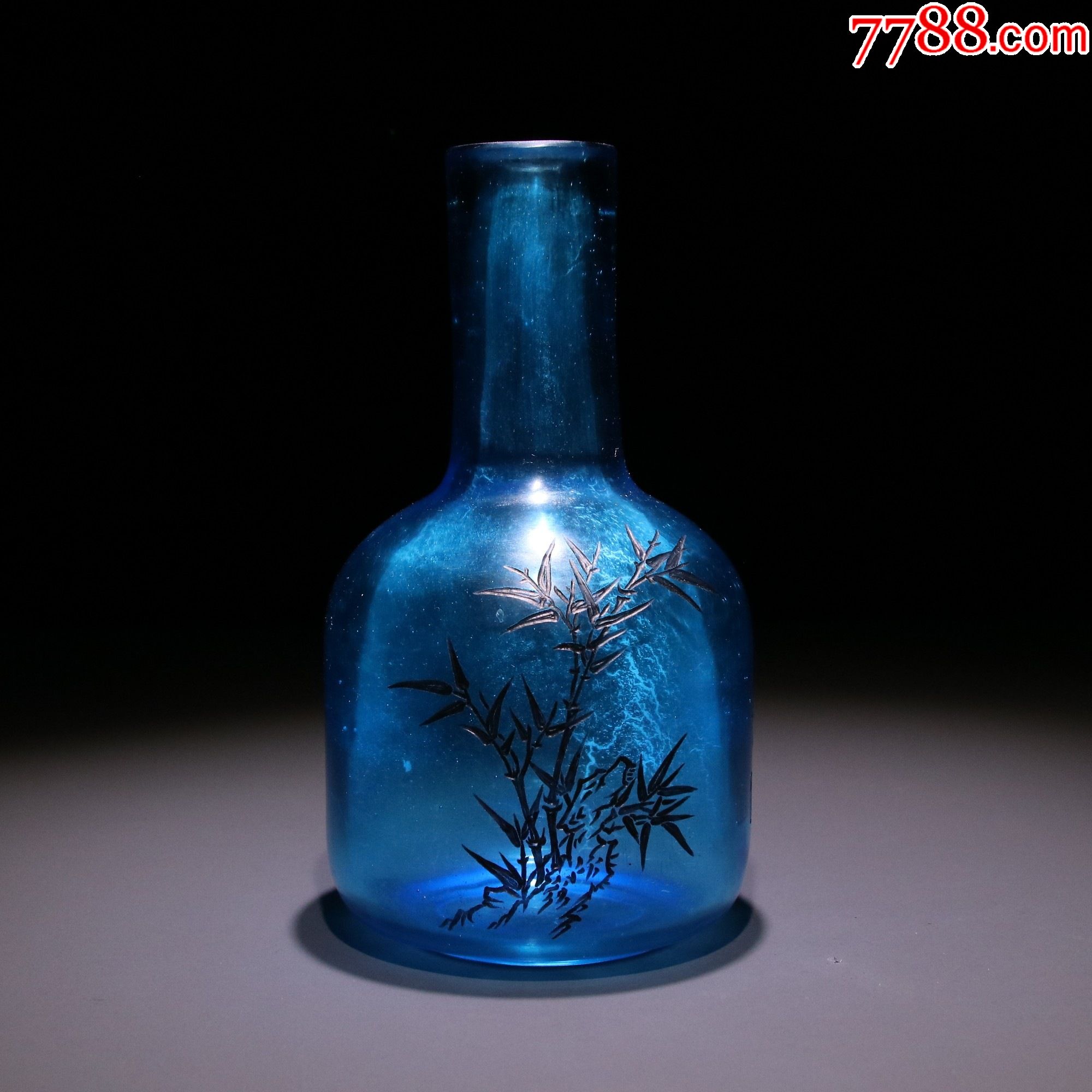 蓝琉璃竹节纹棒缒瓶.