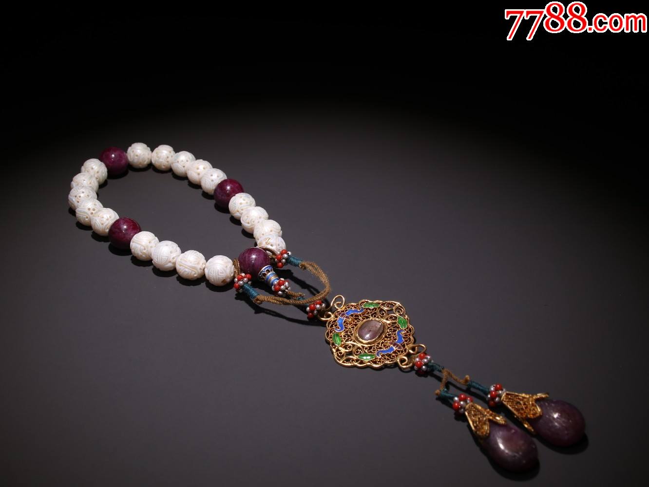 清珍珠雕团寿花纹十八子手持