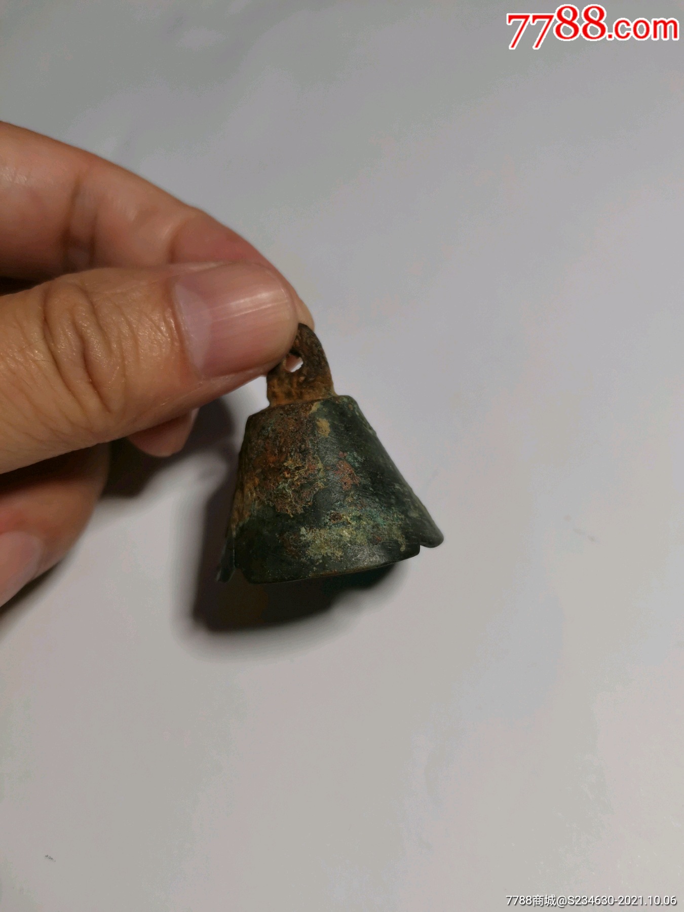 明代铜铃铛一只直径32高42全品