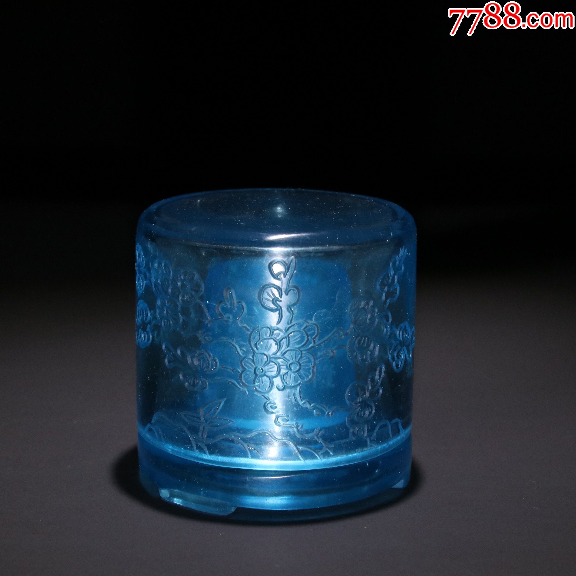 蓝琉璃梅花诗文带盒扳指一套.