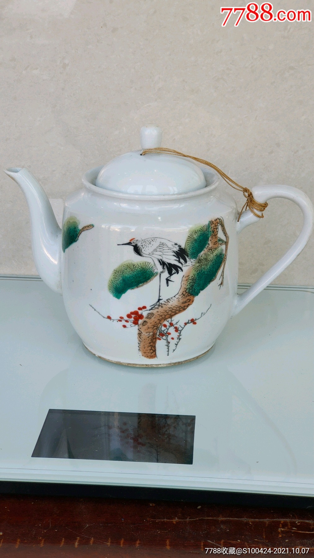文革景德镇手绘松鹤延年精品茶壶