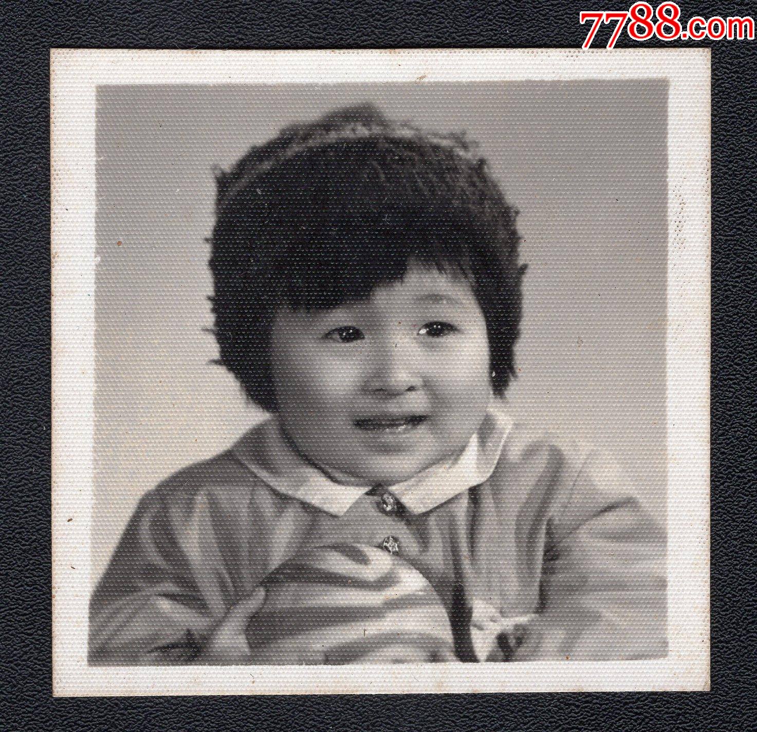 6.70年代儿童老照片1张(尺寸约5.3*5.4厘米)
