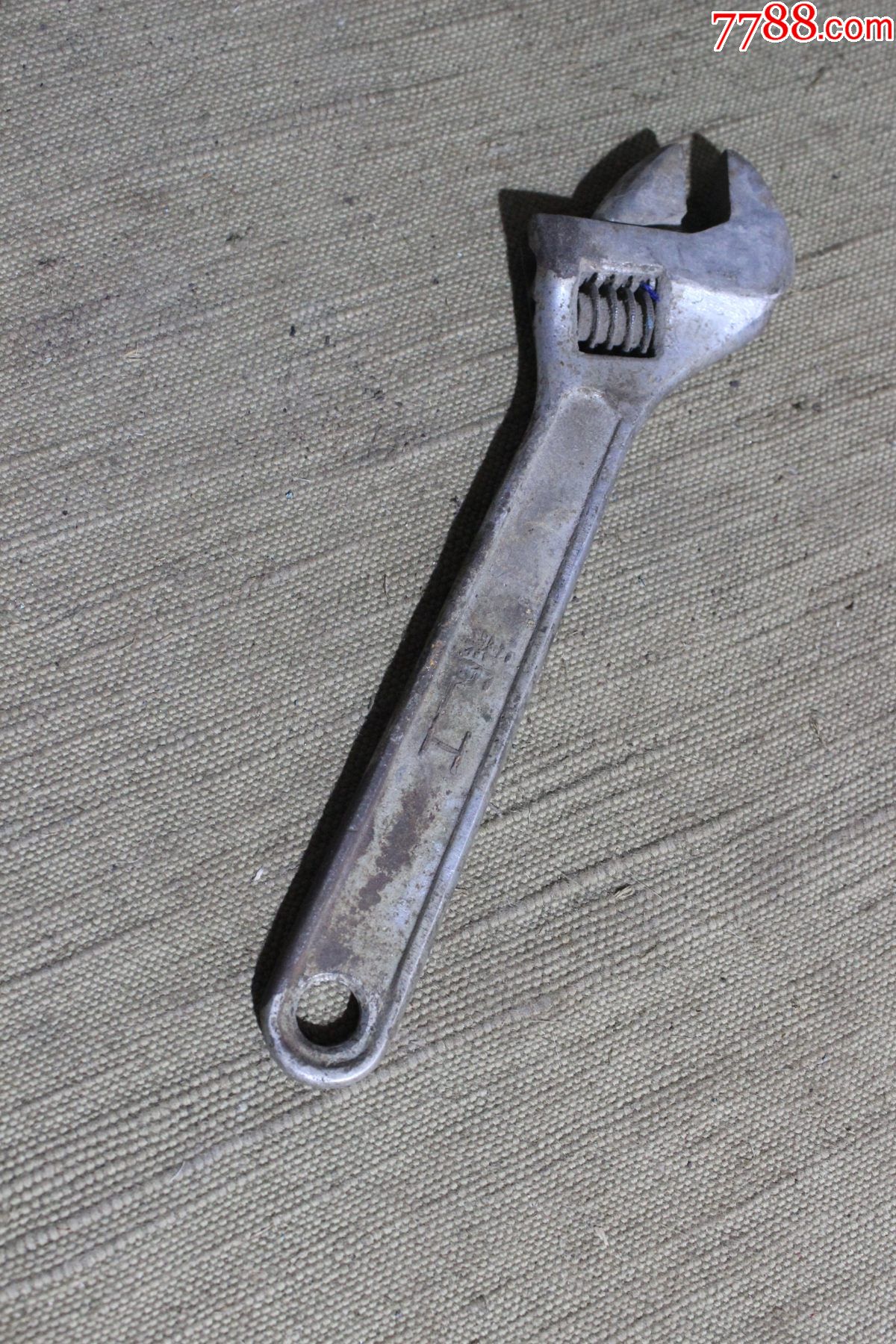 老工具新工200活动扳手