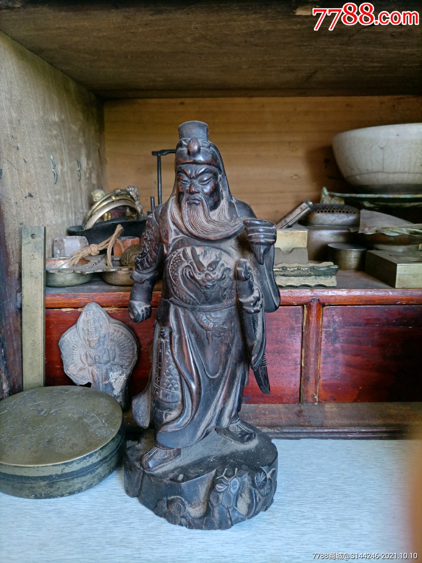 清代紫檀木关公佛像