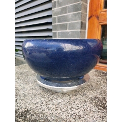 清代霁蓝釉洒蓝釉香炉，全品如图。尺寸:口直径19.5厘米，高11