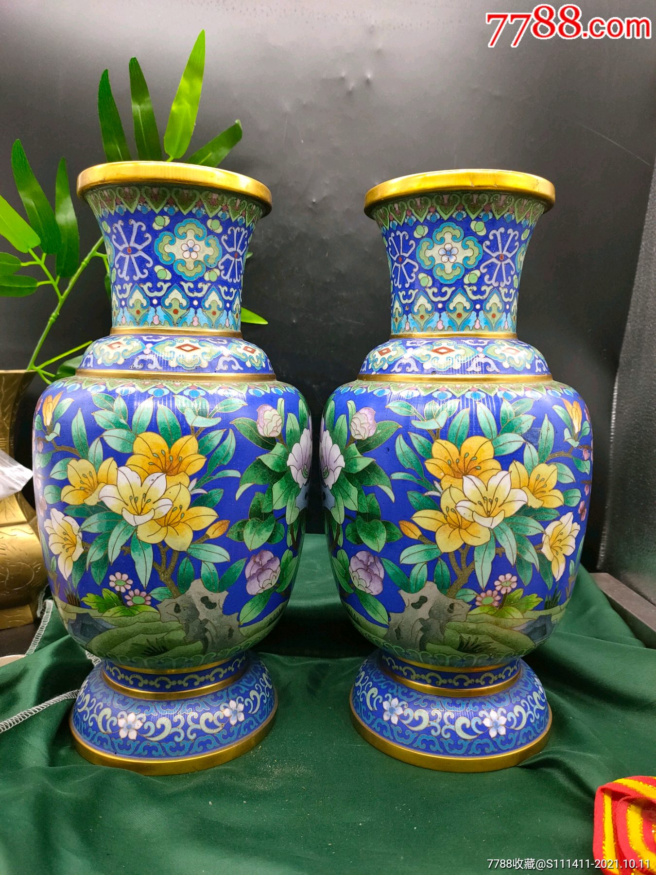 北京珐琅彩厂制造的铜胎掐丝珐琅彩花鸟花瓶一对_景泰蓝/珐琅_第2张