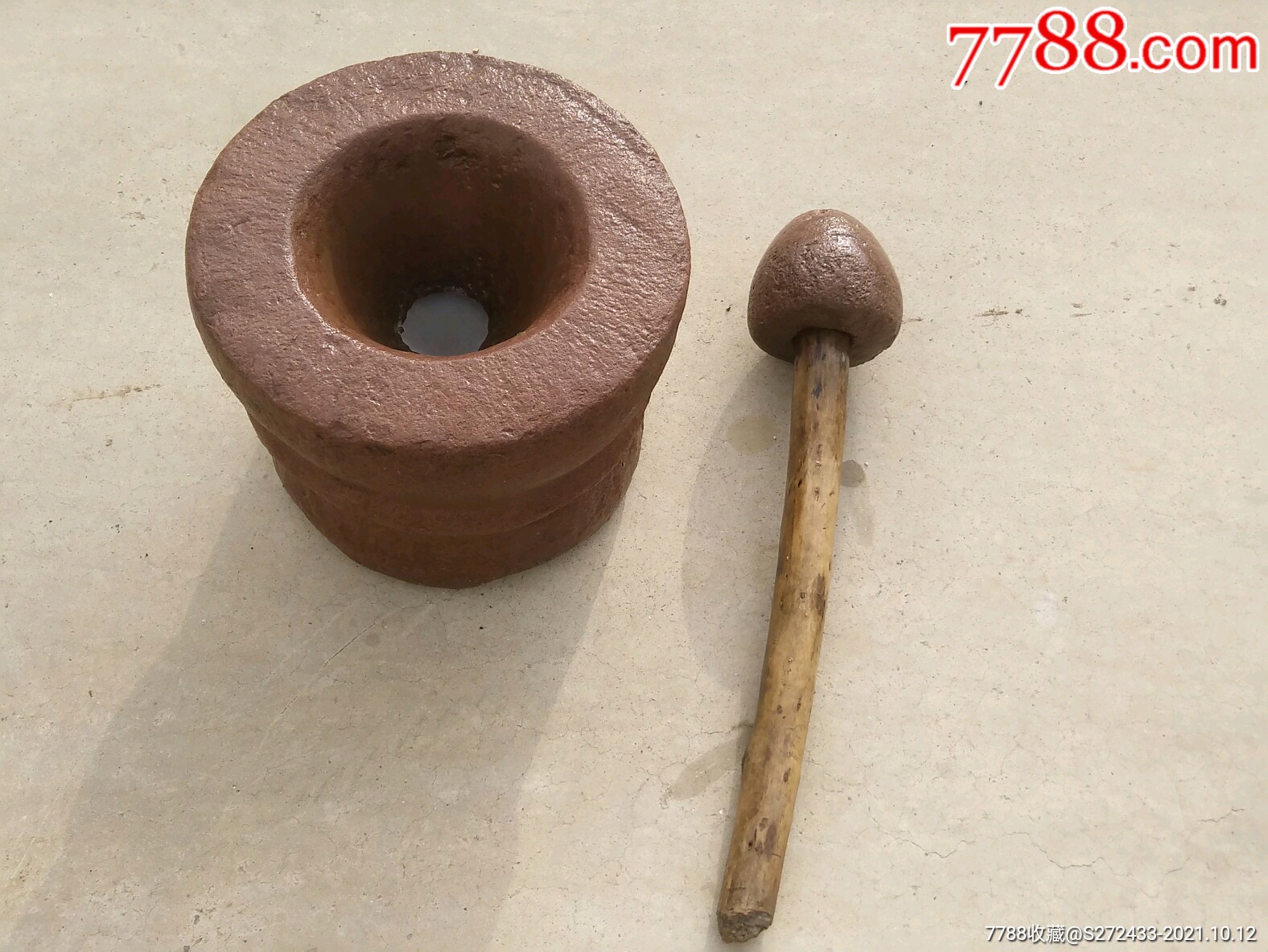 紫金红石老捣臼一套,品相完好,年久使用,包浆极佳.