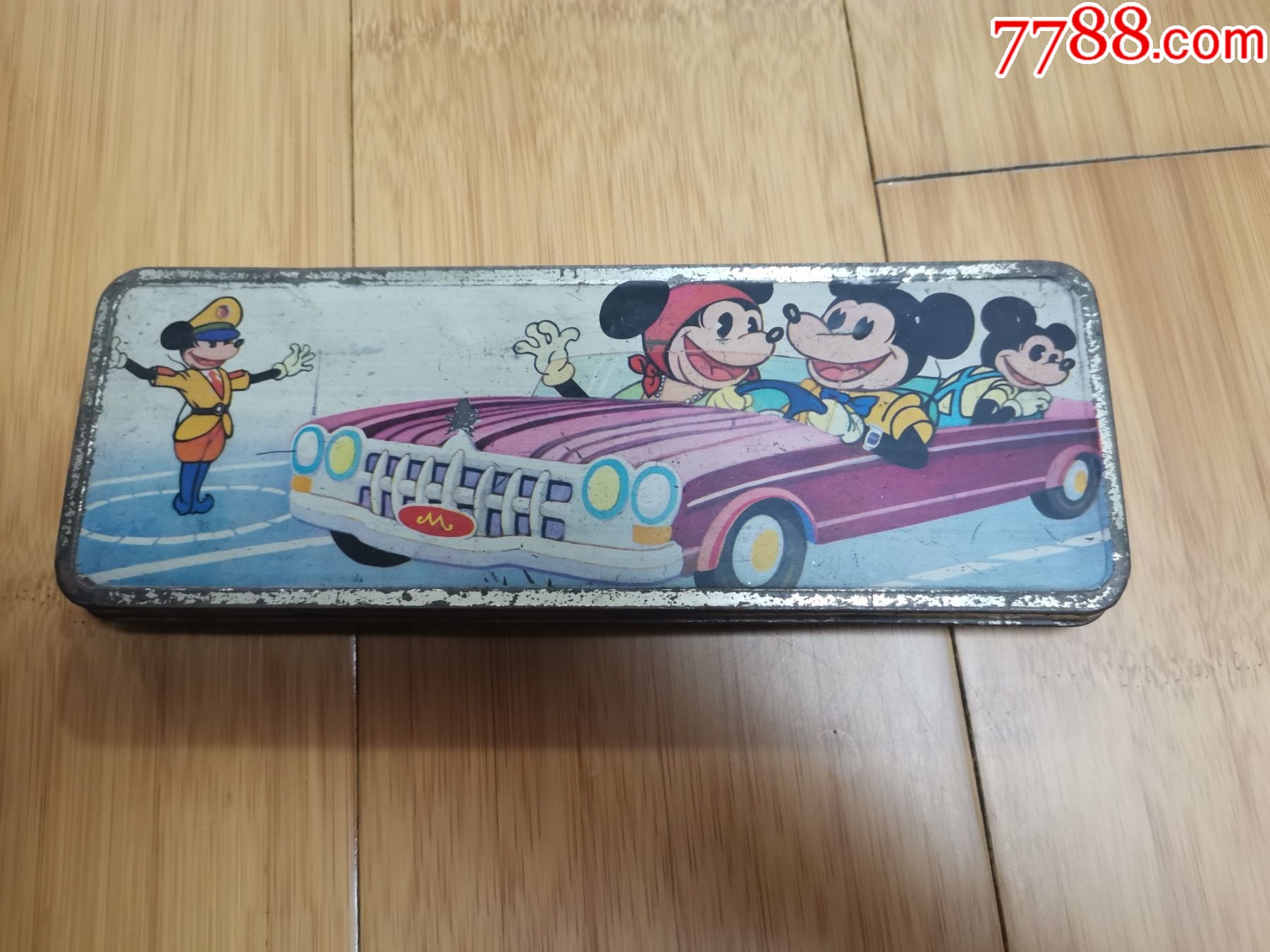 老文具盒:米老鼠图案