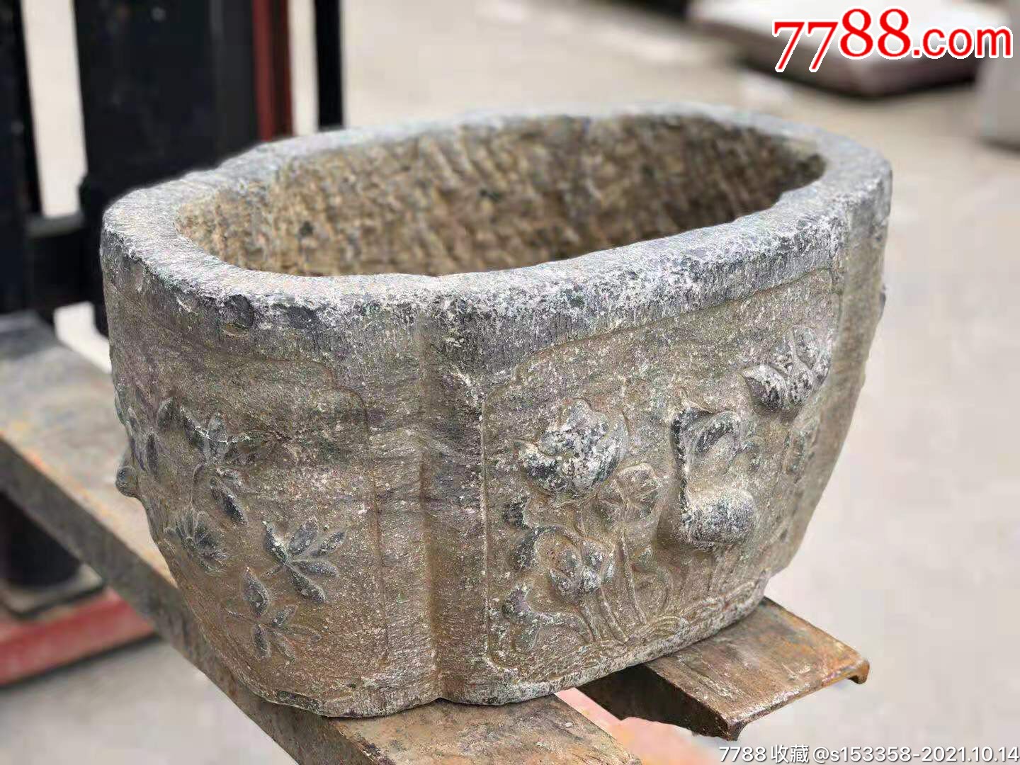 清代青石海棠盆一件