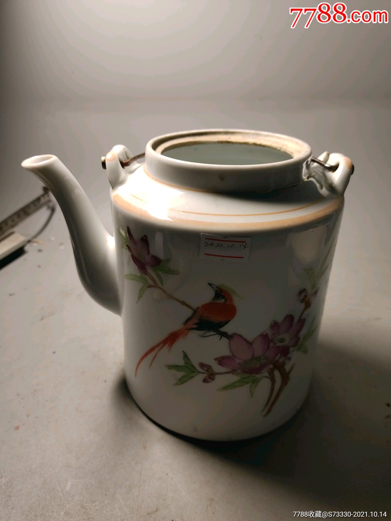 567瓷,文革手绘花鸟提梁壶一把,磕