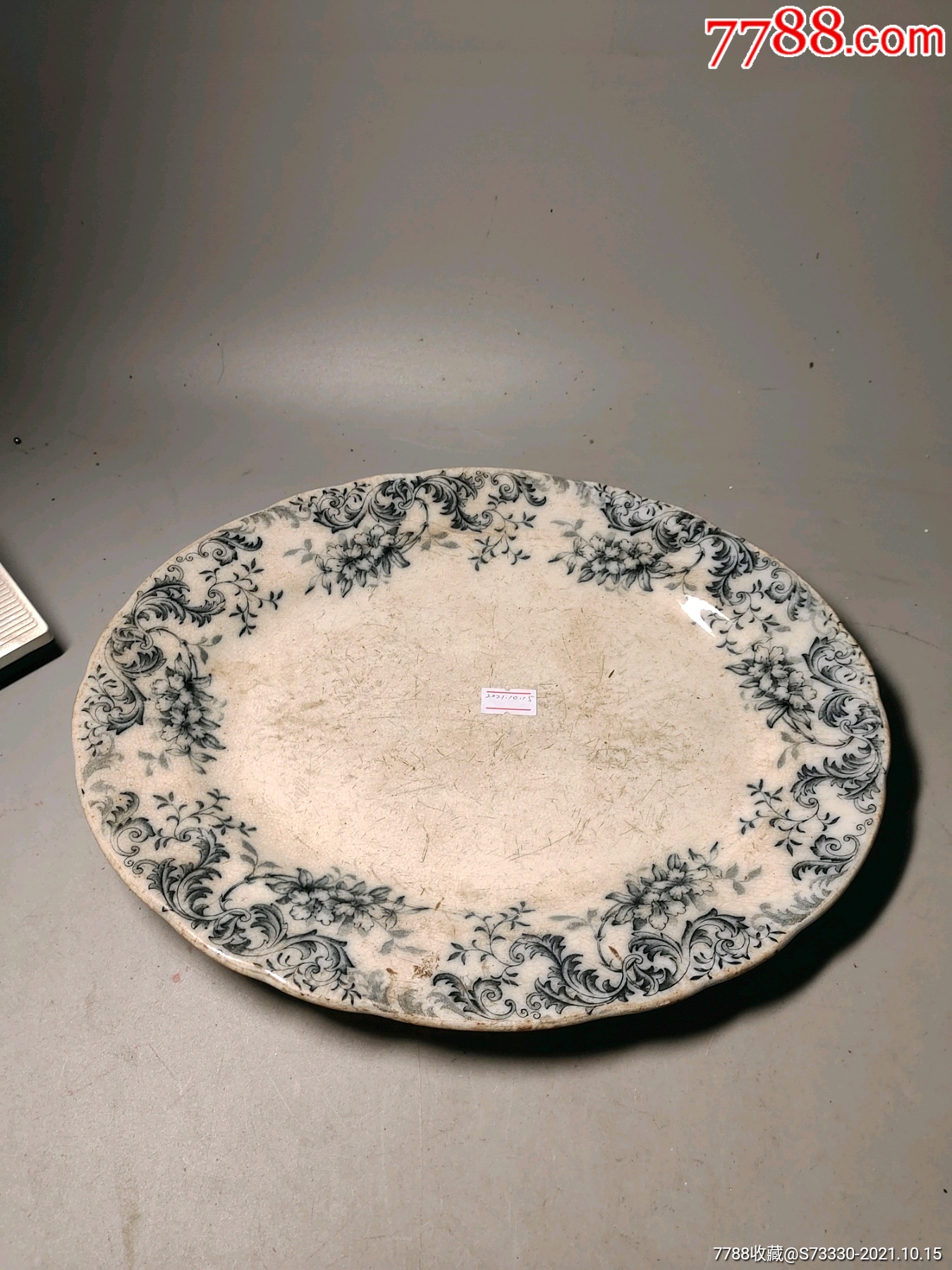 民国时期进口椭圆形青花骨瓷盘子