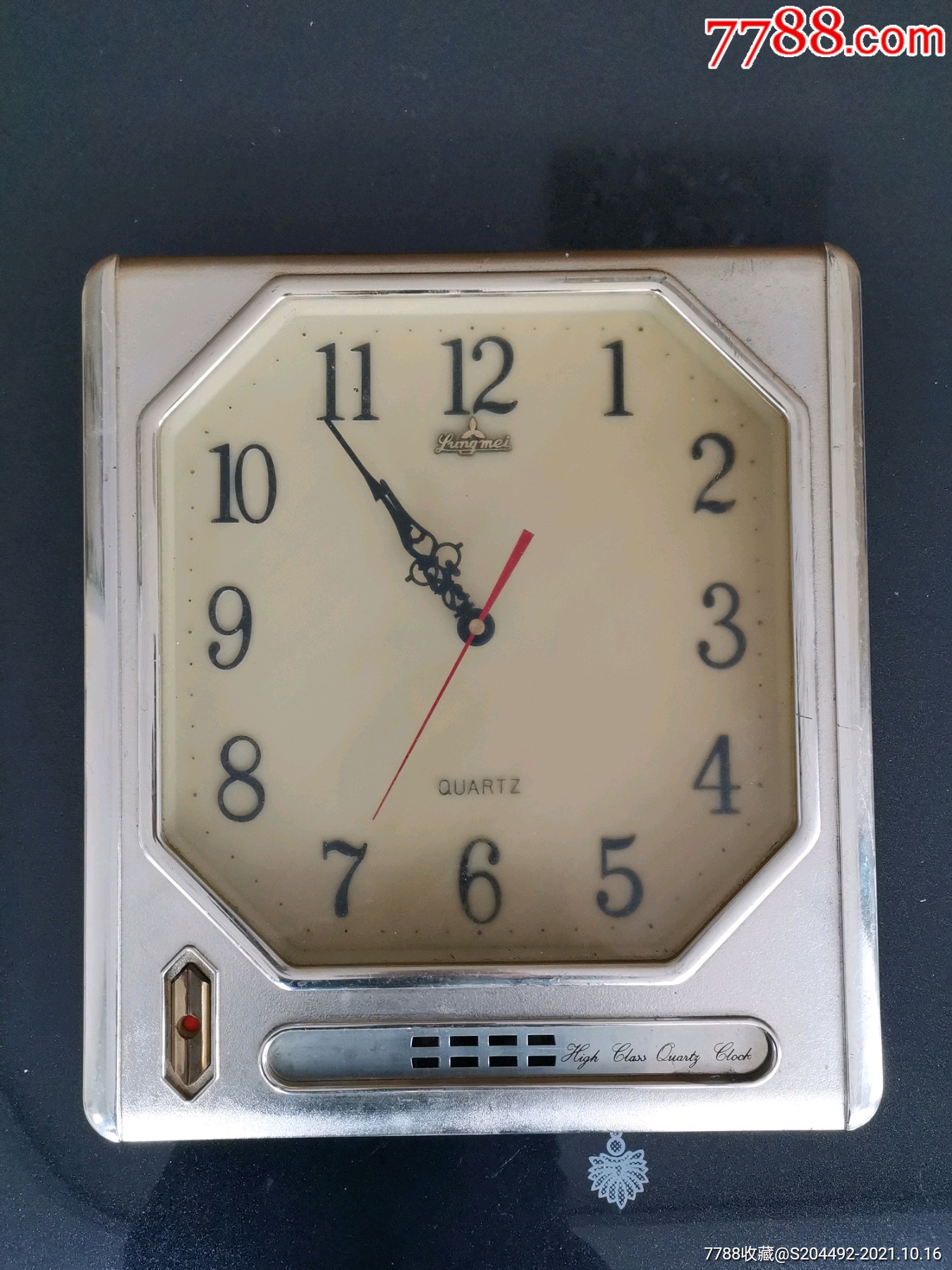 老式挂表挂钟红梅牌日本机芯,外径32*29厘米,测试15分钟,走时正常,老