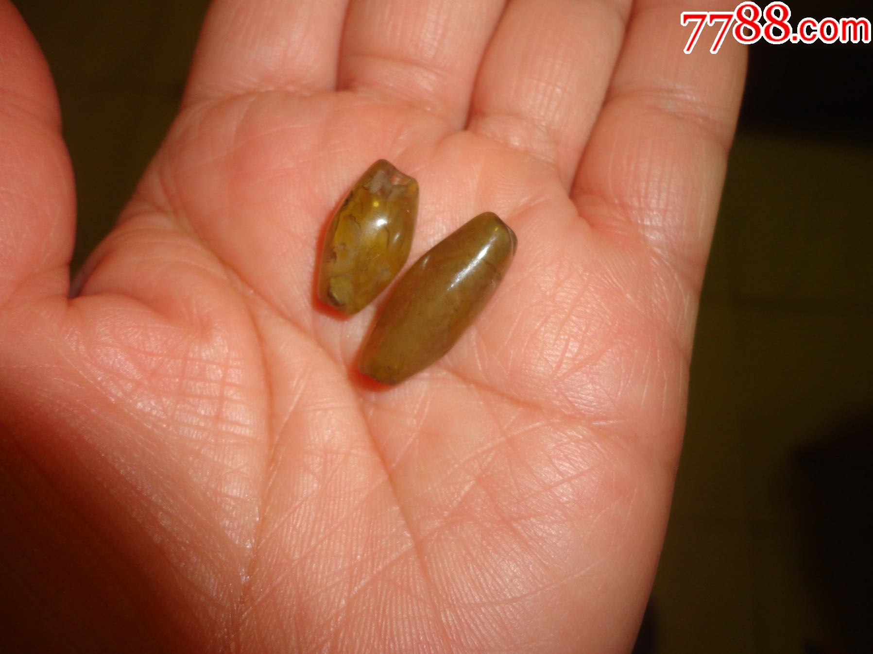 土黄色老玛瑙桶珠两枚