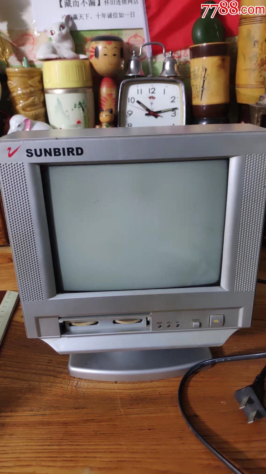 上世纪90年代太阳鸟牌黑白老式袖珍小电视怀旧民俗老家电