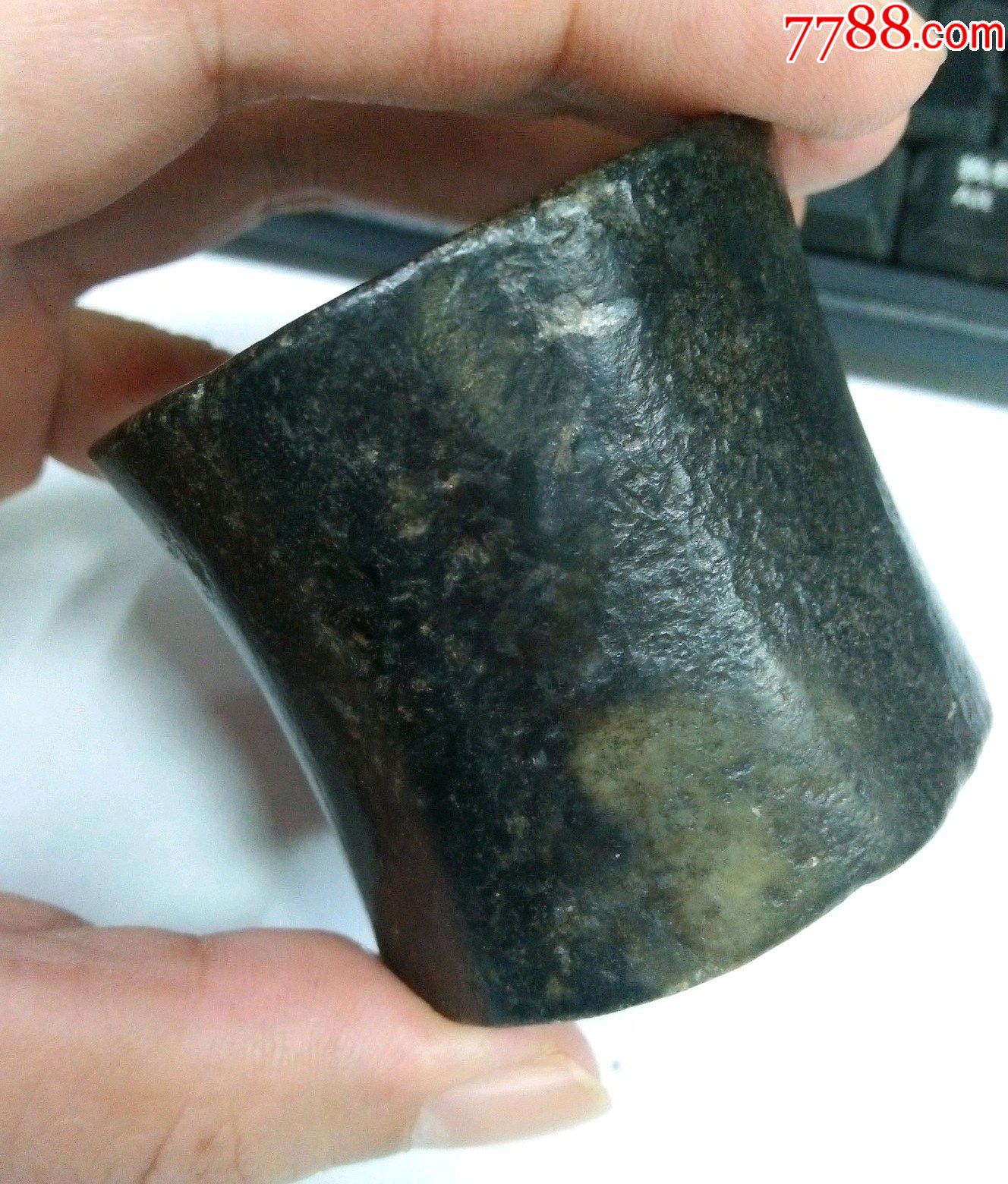 高古玉水银黑沁束腰玉管箍形器