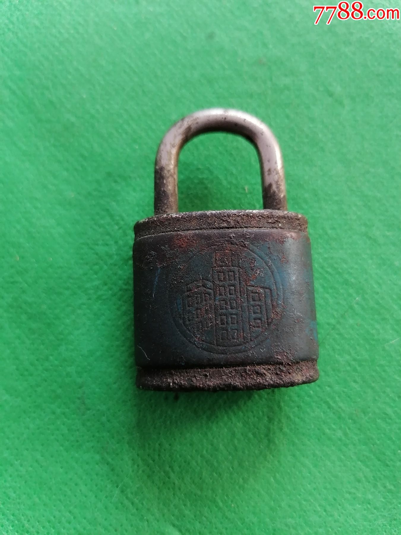 早期铁挂锁