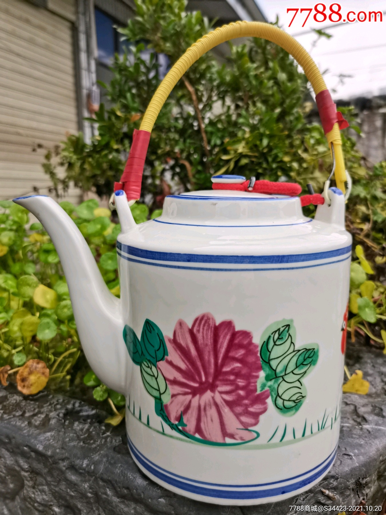 手绘大吉公鸡富贵牡丹提梁壶