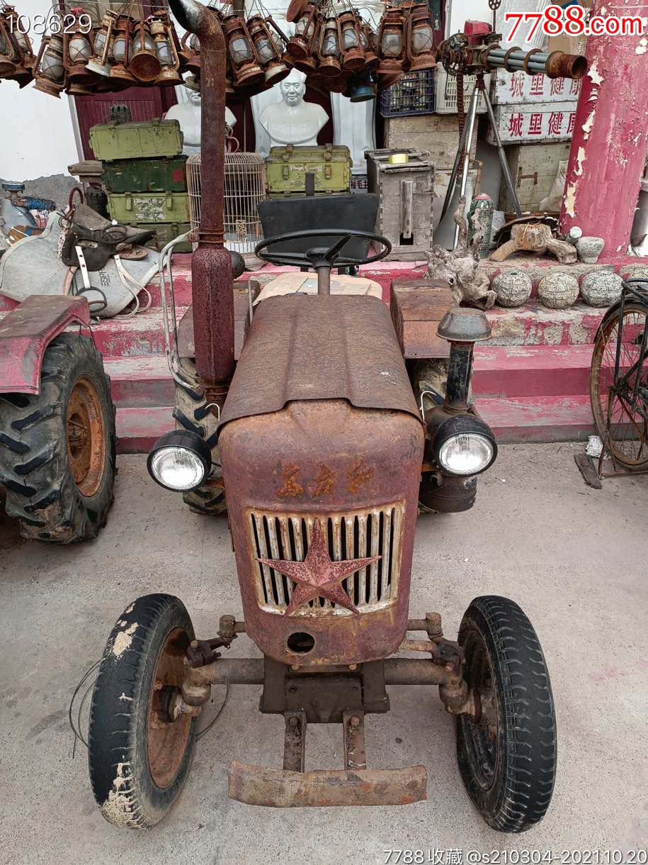 在佳木斯收来的60年代东方红第*代轮式拖拉机产地:河南洛阳马力:12