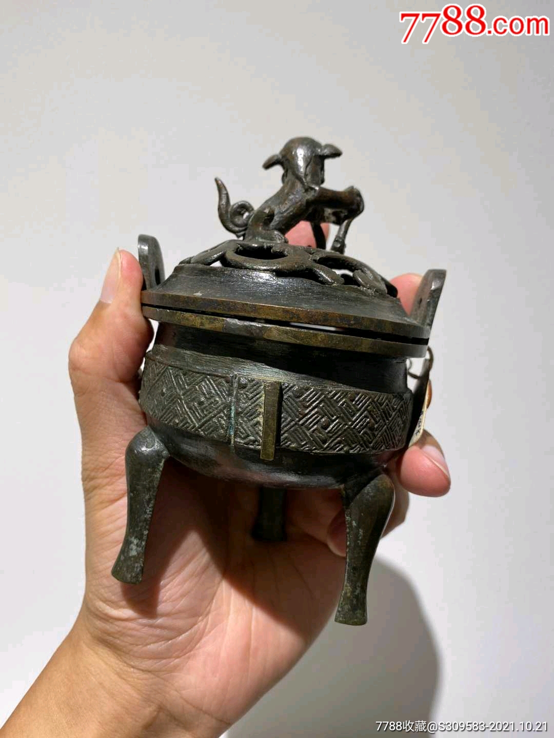 青铜鼎铜质好黑漆骨五品以下￥48,00099明三足鼎铜香炉五品以下￥12