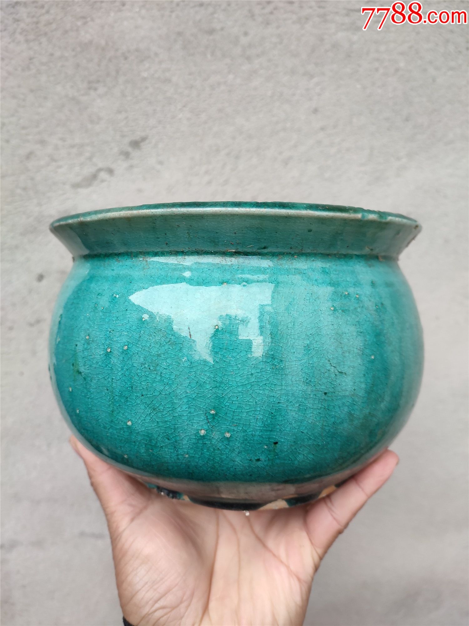 绿釉陶器罐子,高13厘米,直径19厘米,沿口有小磕,底部有冲线如图所示