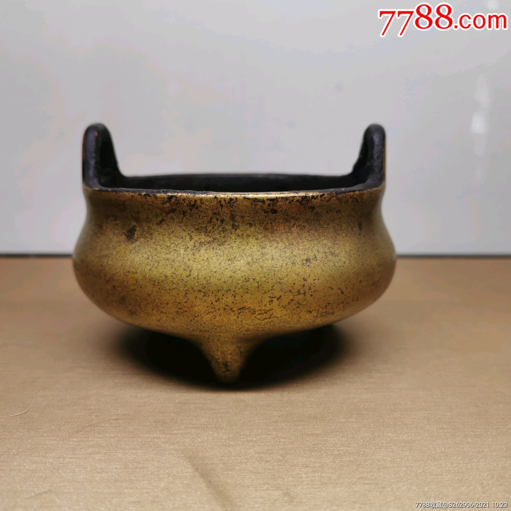 清代三足铜香炉