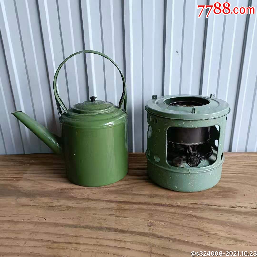 老烧水炉一套,造型独特,保存完好.