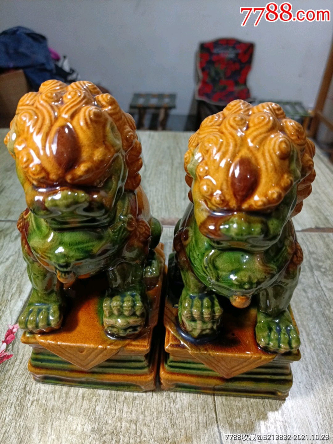 瓷狮子摆件一对