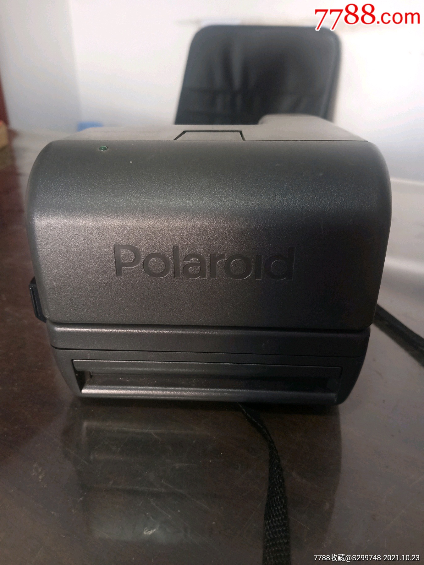 老式拍立得相机