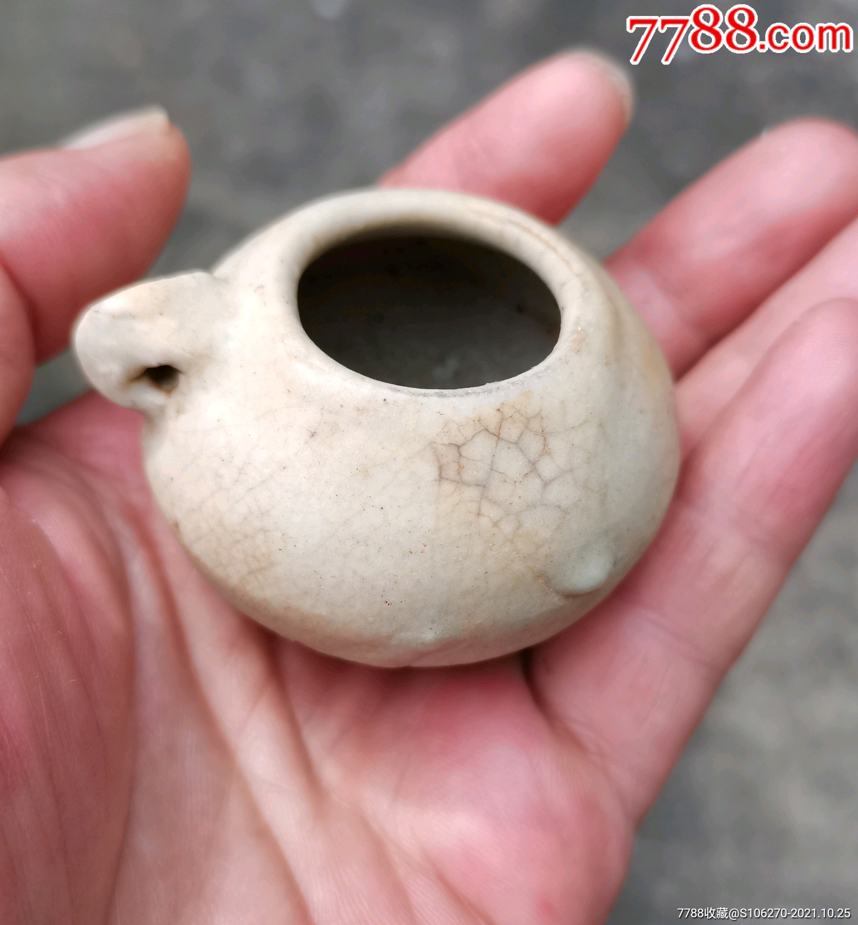 宋代白瓷鸟食罐