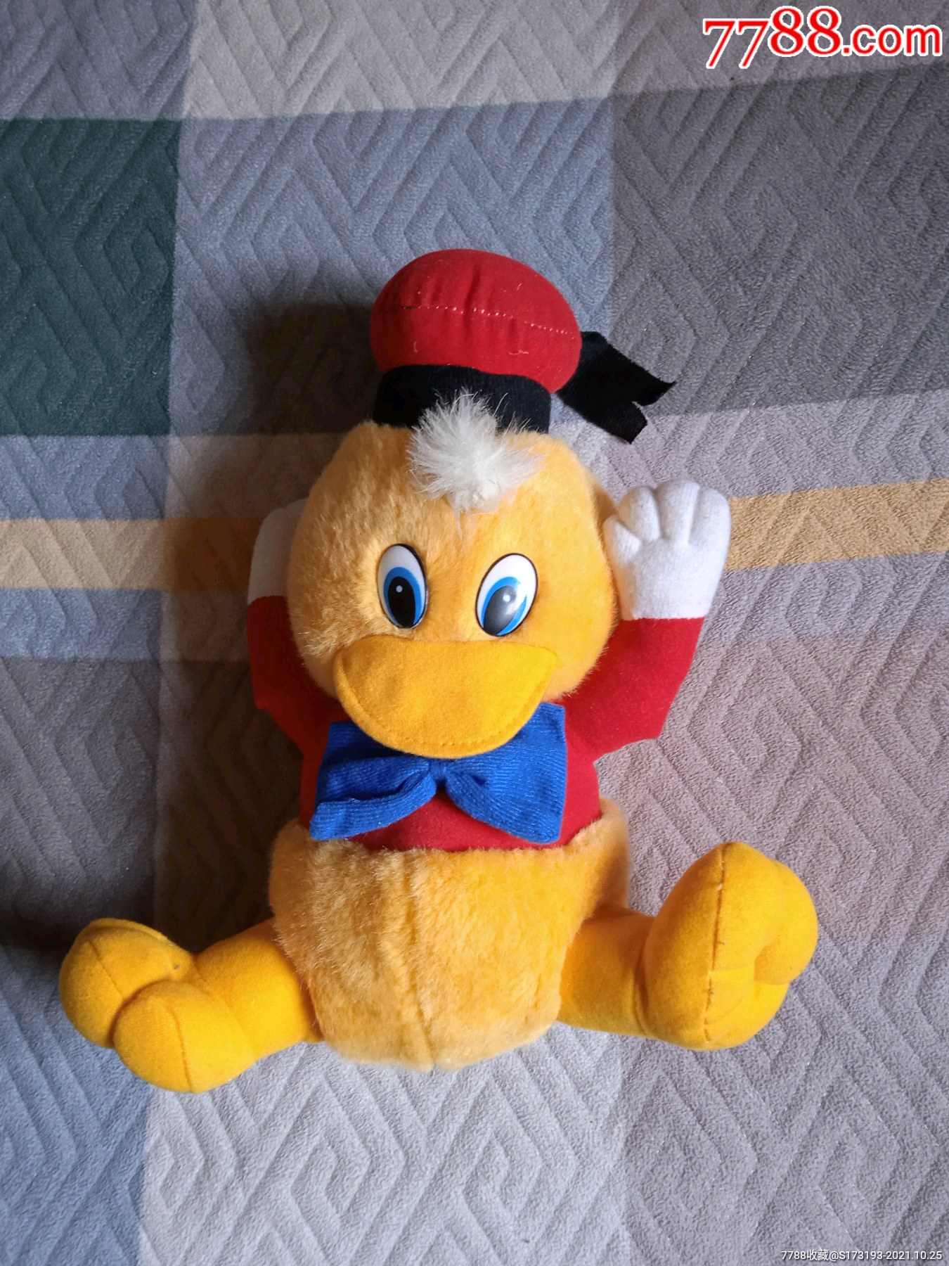 90年代卡通鸭子毛绒玩具一个有些线头等做工瑕疵