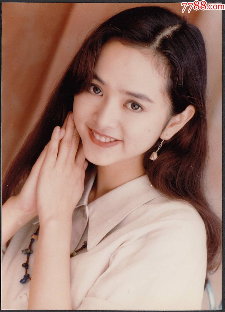 香港著名影星歌手主持人叶蕴仪