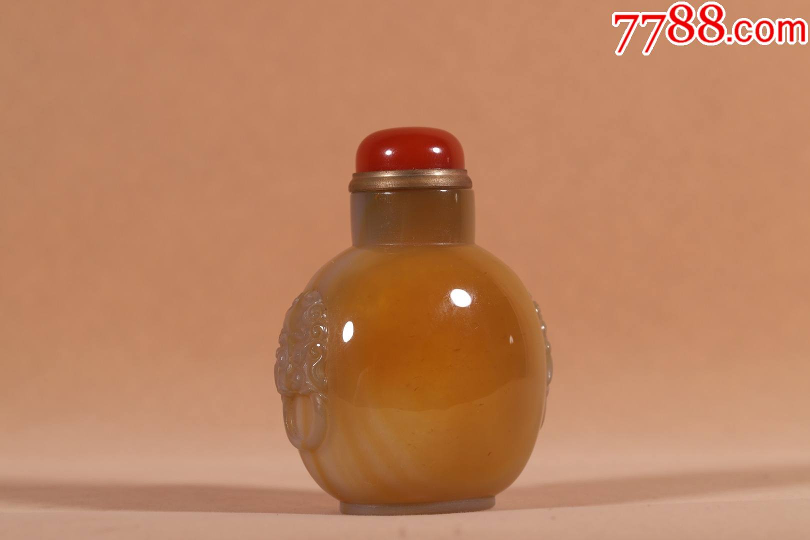 玛瑙双狮耳鼻烟壶