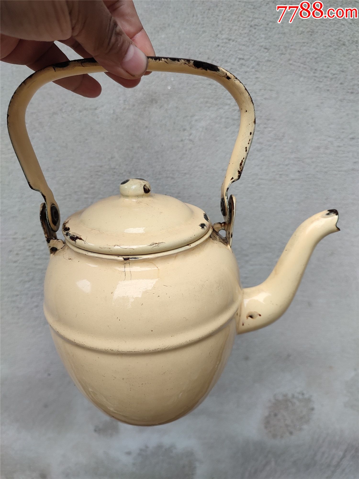 搪瓷壶,原配的盖子,高20厘米,直径15厘米,有小磕,没有裂纹_搪瓷_一线