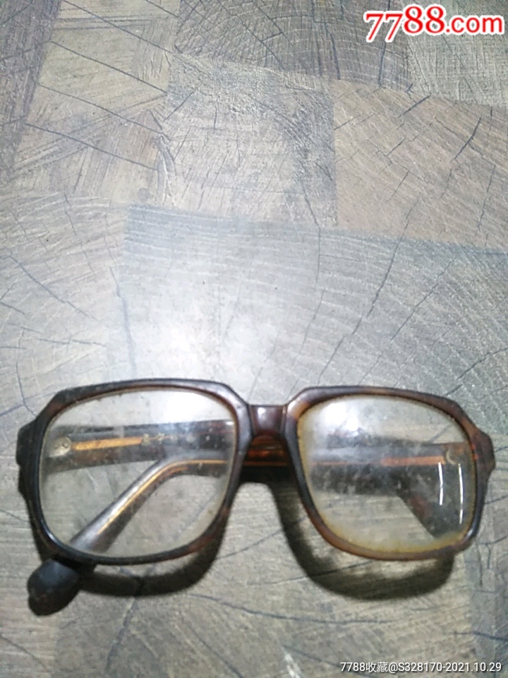 京宇牌老式眼镜(备份)