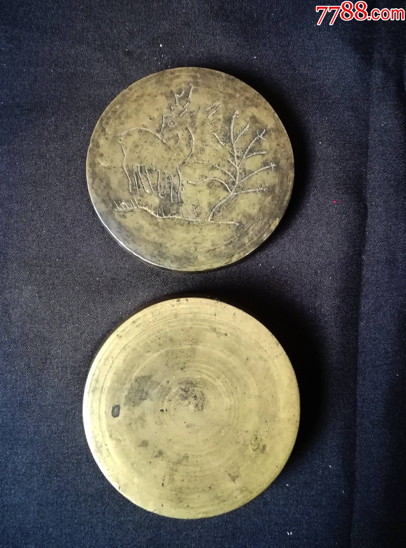 清代:鹿和树铜墨盒!