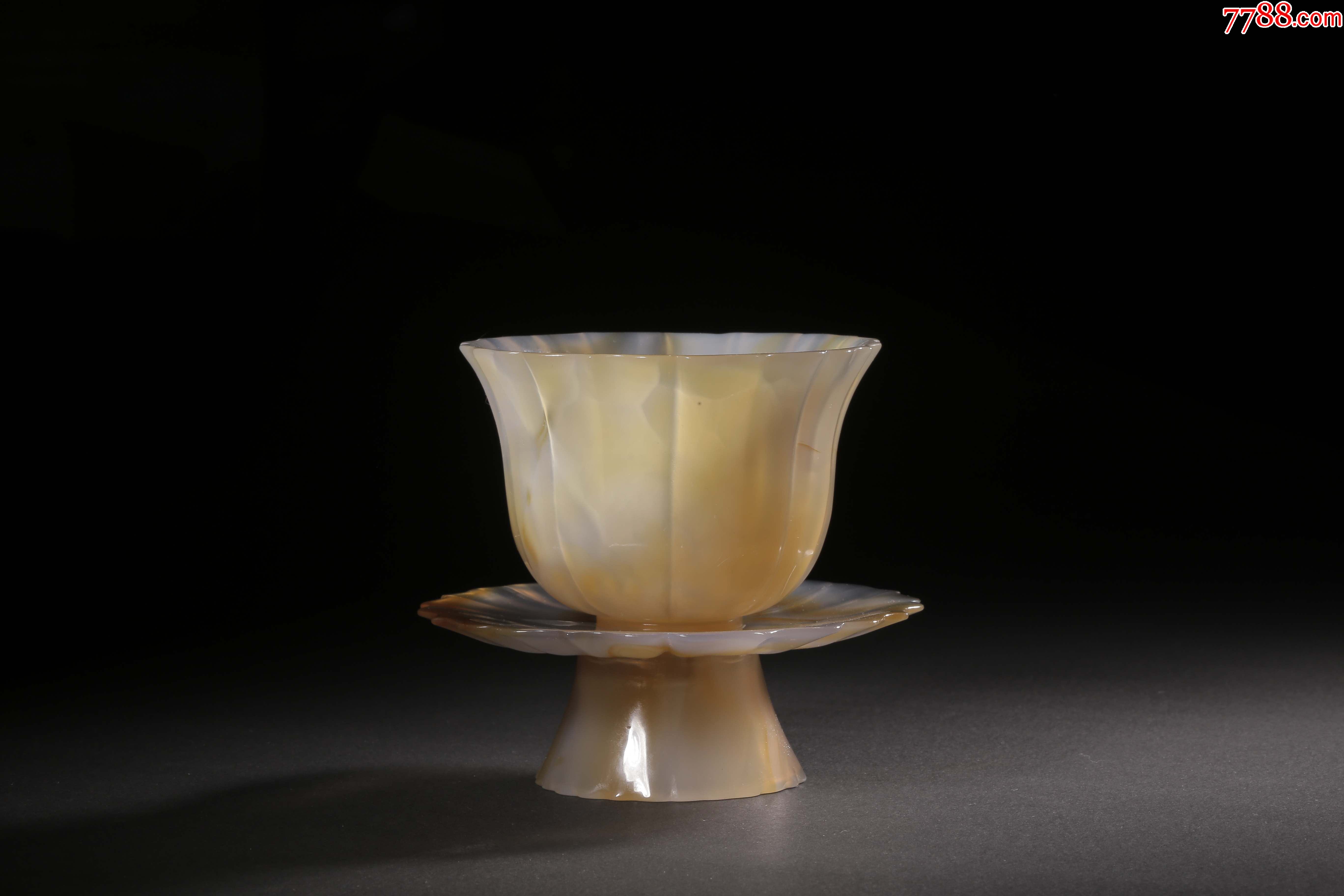 天然玛瑙葵口形主人杯带杯托一套