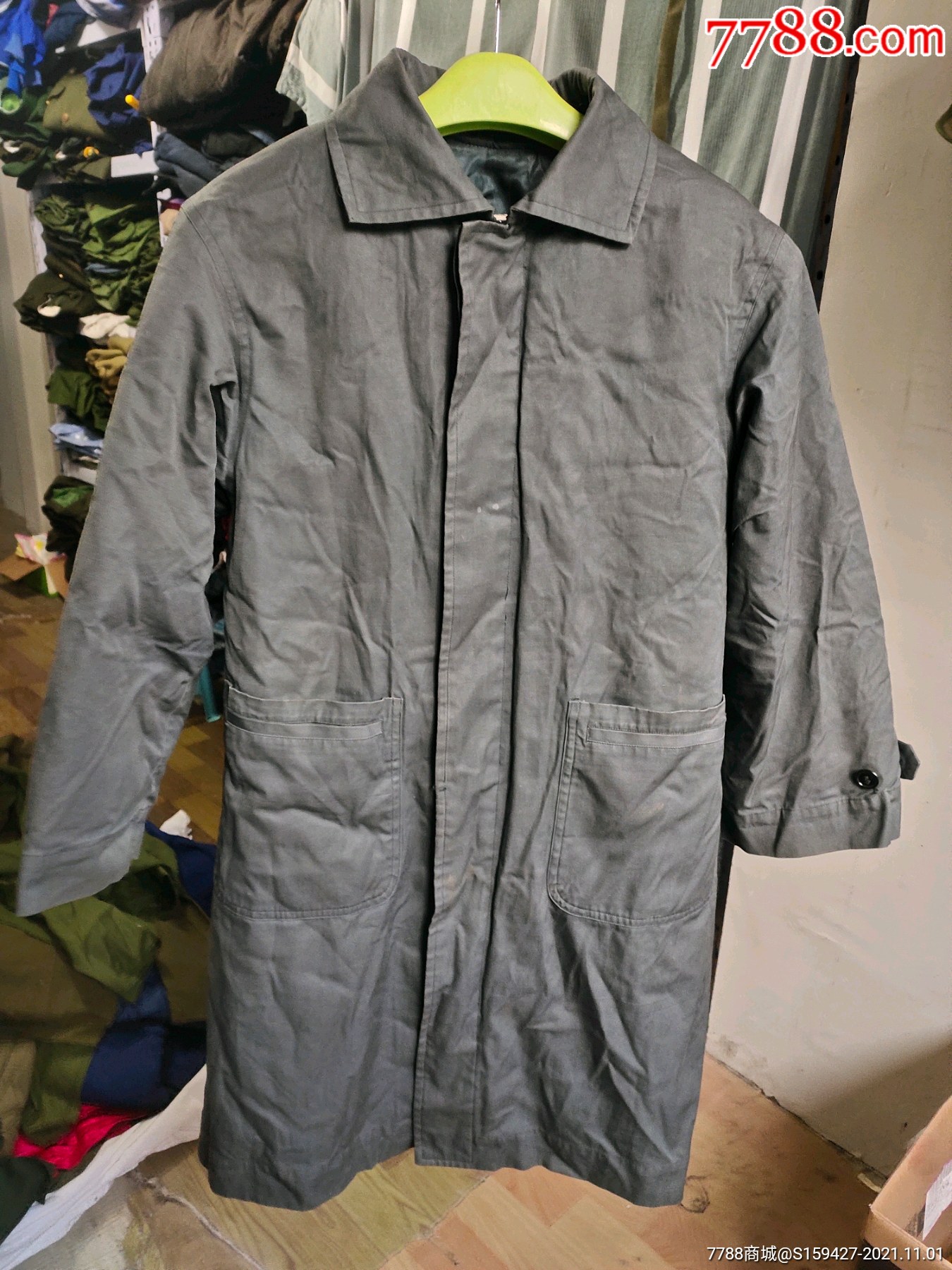 老式青灰色迪卡羊剪绒皮毛一体大衣