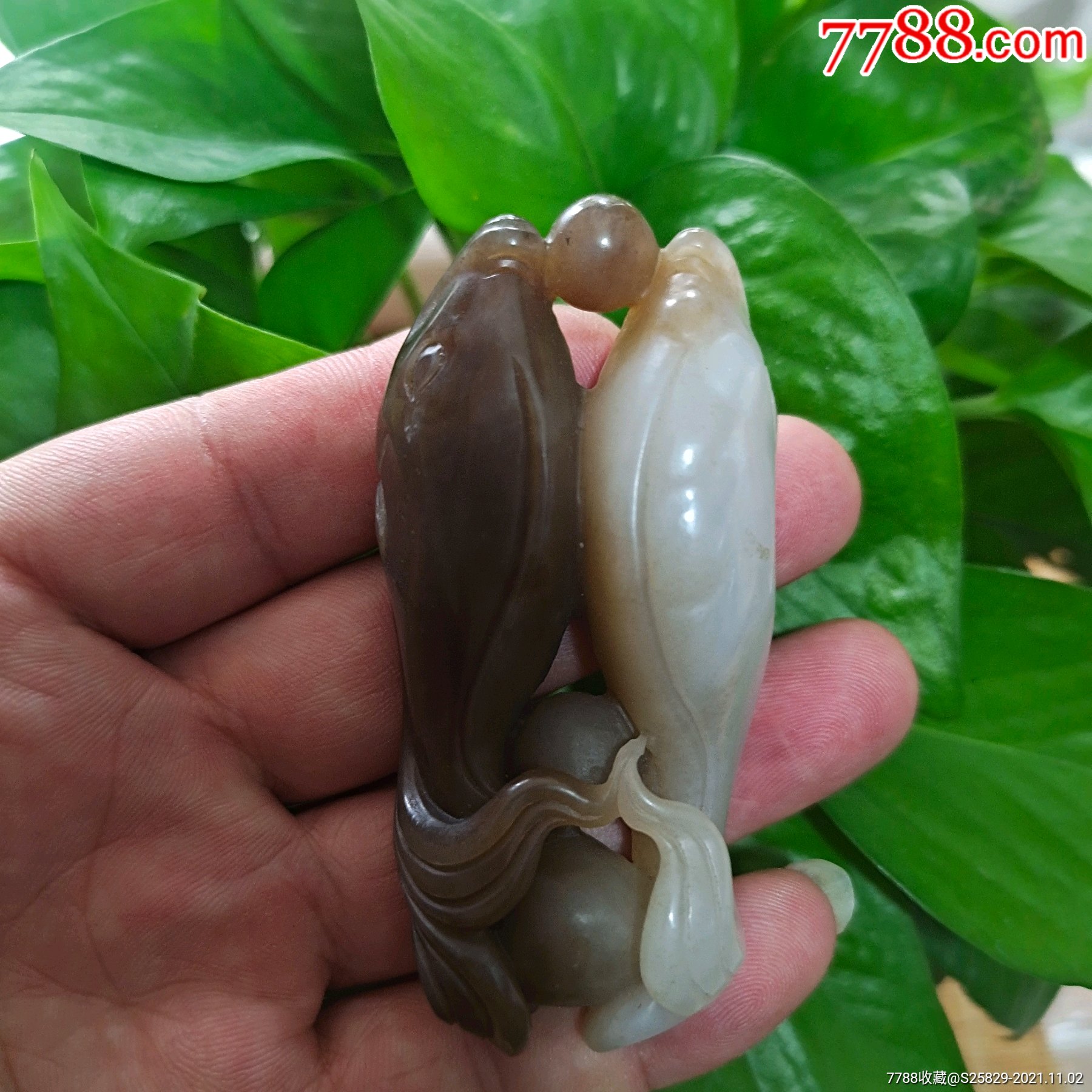 旧藏和田玉年年有鱼把件