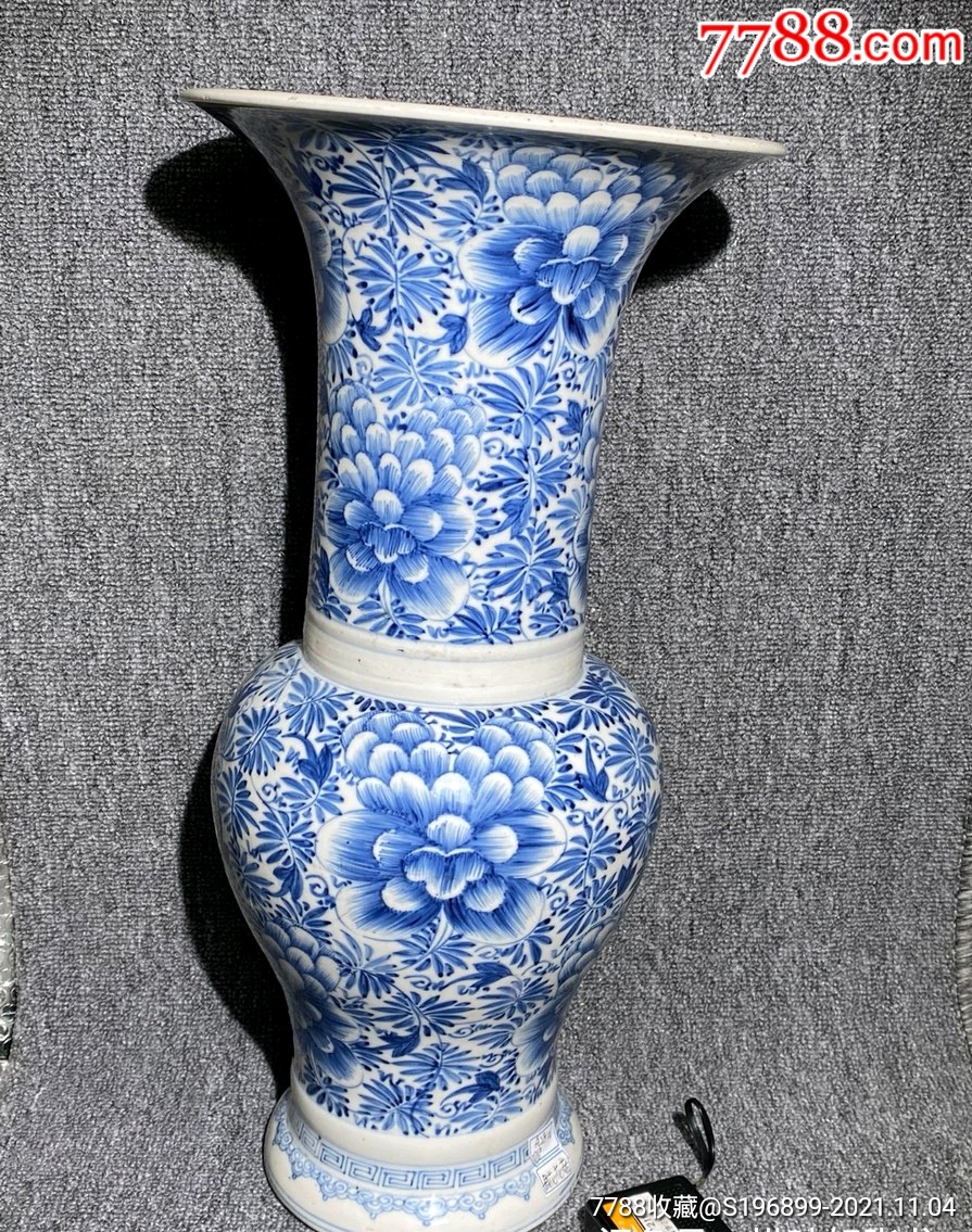 康熙青花淡描牡丹花觚