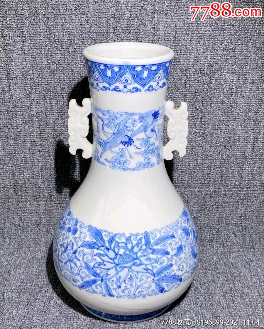 清青花云鹤纹琵琶尊