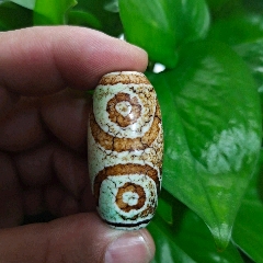 旧藏精品九眼玛瑙天珠