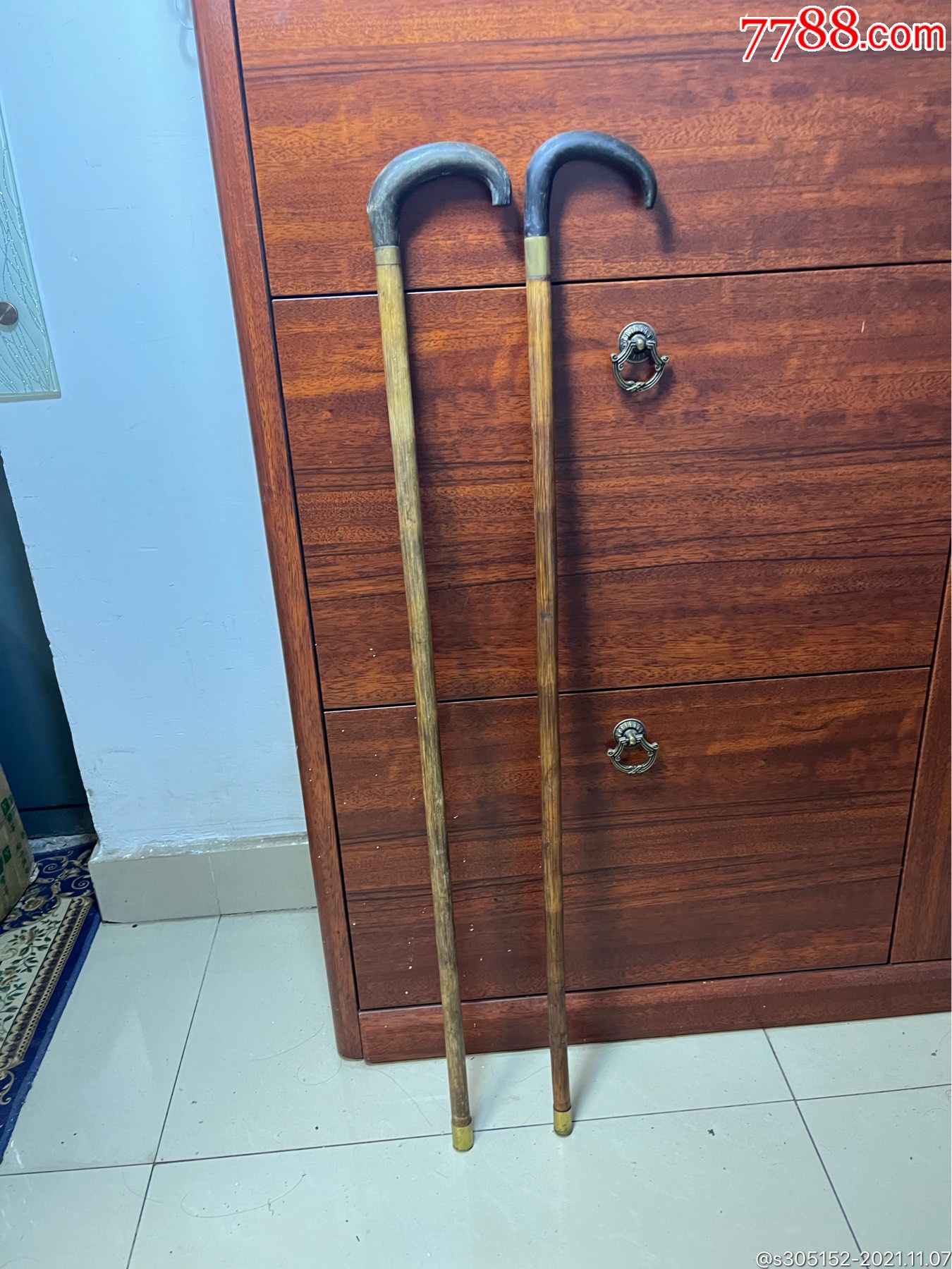 牛角棕竹老拐仗手杖文明棍牛角纹路清晰可见上下两端黄铜包口高端品质