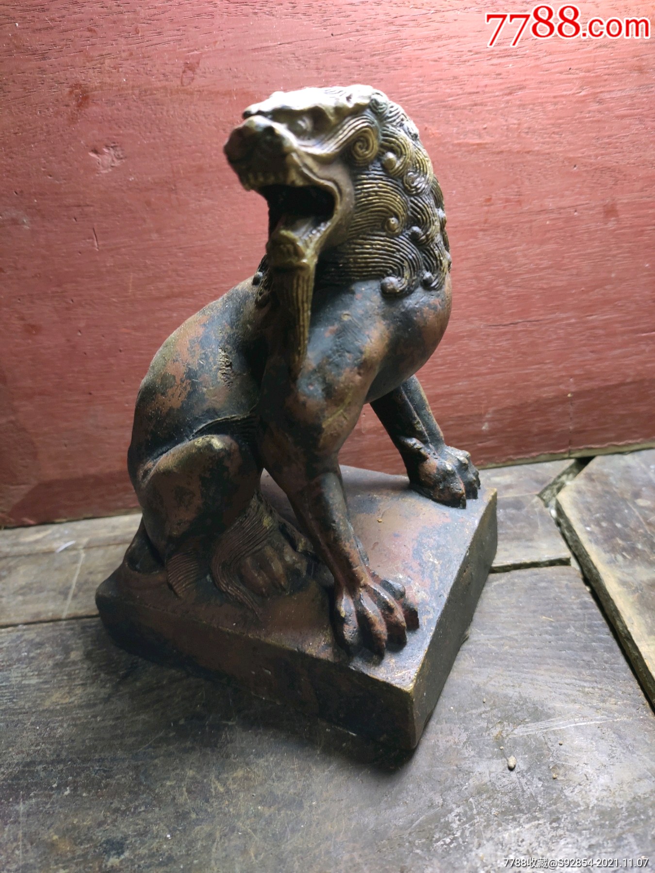 回流犰狮铜摆件